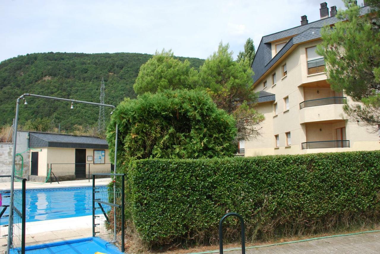 Atico En Biescas Con Piscina, Tenis Y Barbacoa ภายนอก รูปภาพ